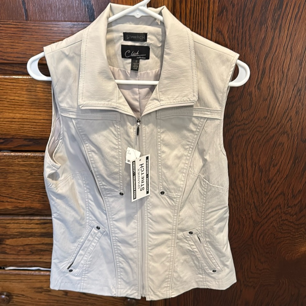 NWT stretchy vest